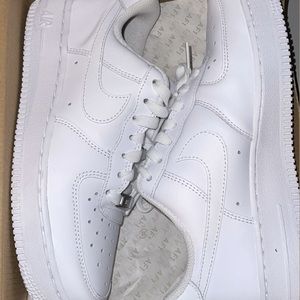 WOMENS NIKE AIR FORCE 1s
